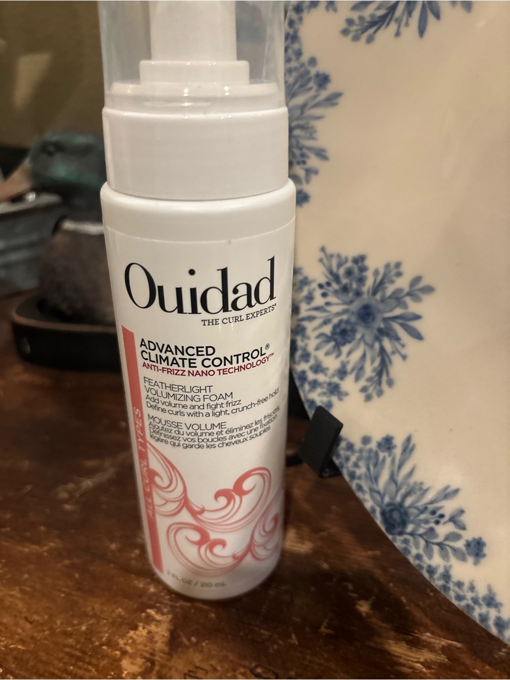 Advanced Climate Control Featherlight Volumizing Foam - White